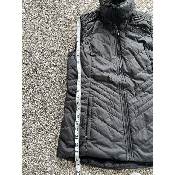 The North Face size S Women’s VEST REVERSIBLE PUFFER Faux Fur WARM BLACK J23 - Picture 4 of 12
